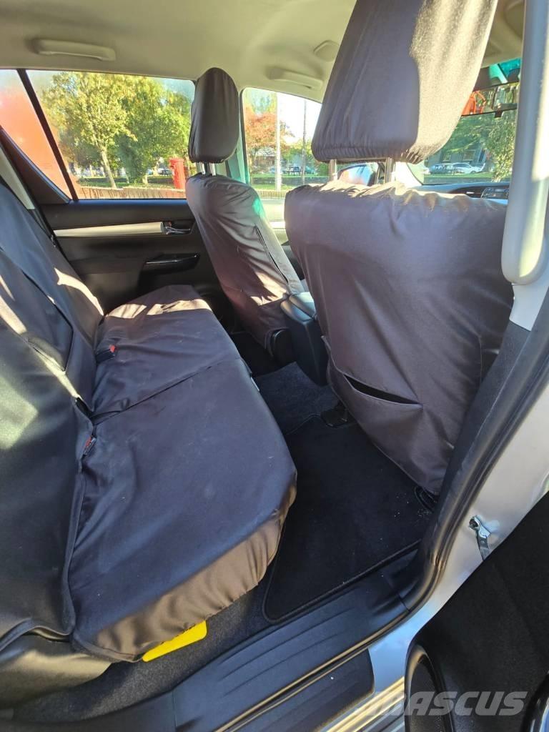 Toyota Hilux 皮卡车