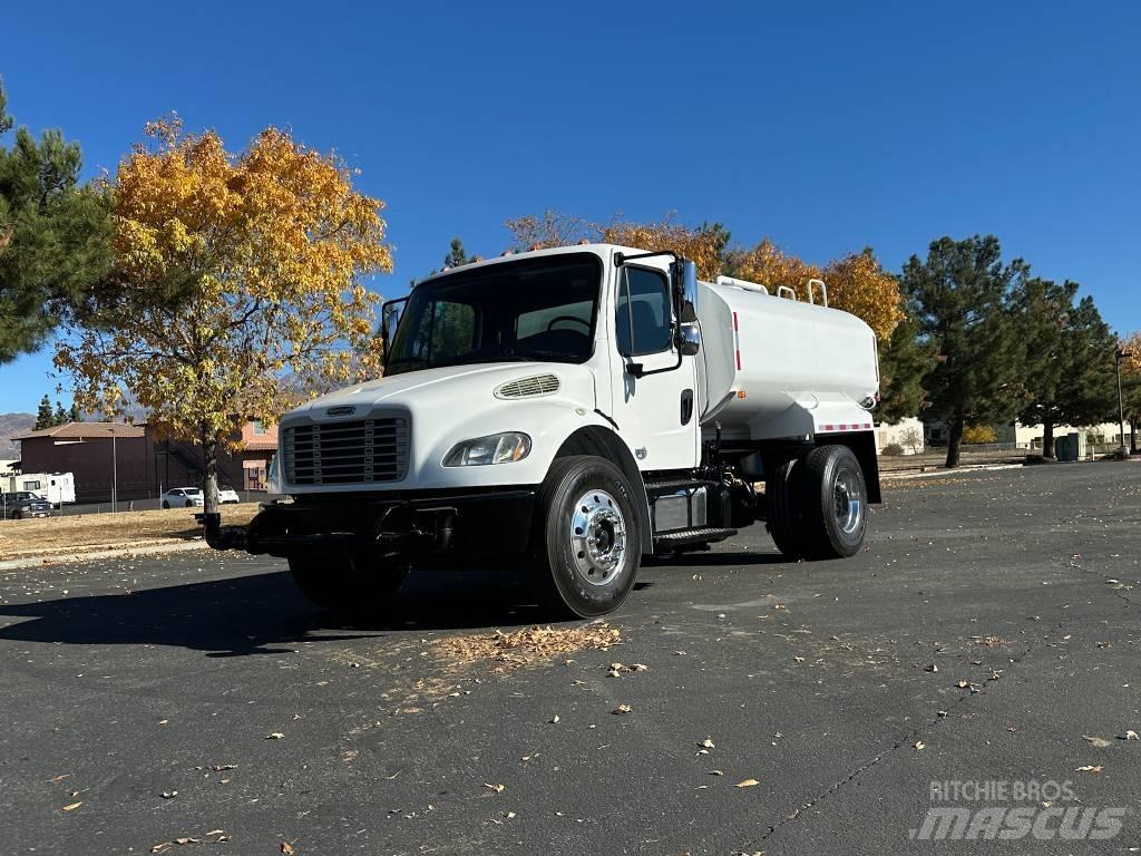 Freightliner M2 水罐车