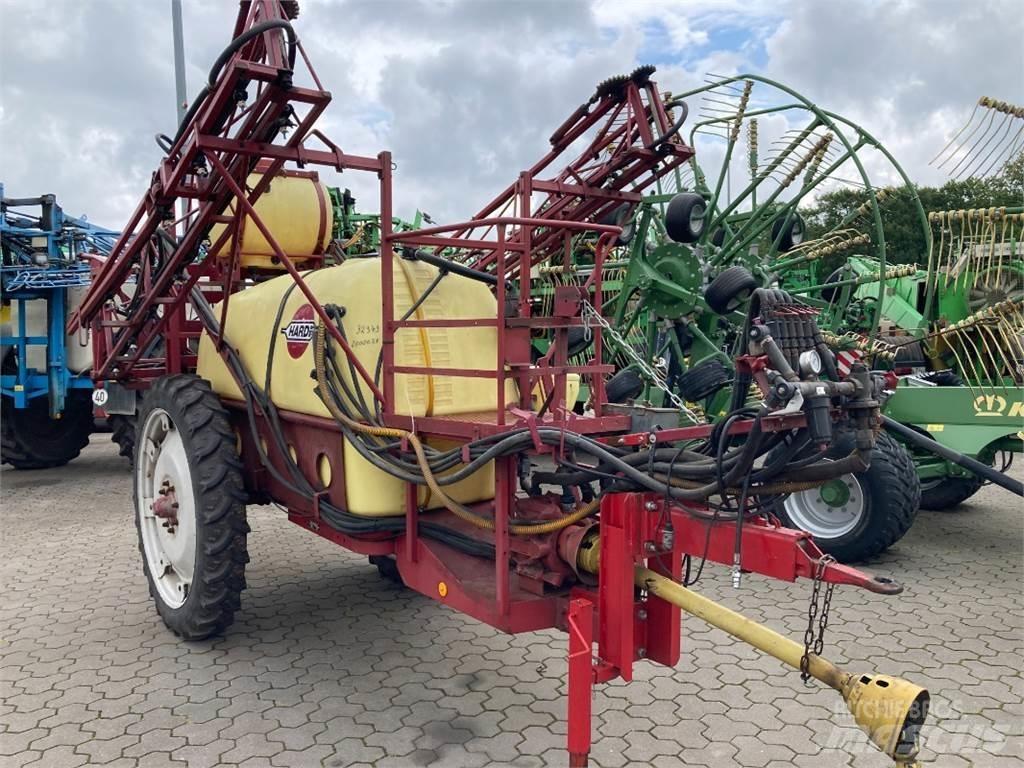 Hardi TYZ 2400 牵引式喷雾机