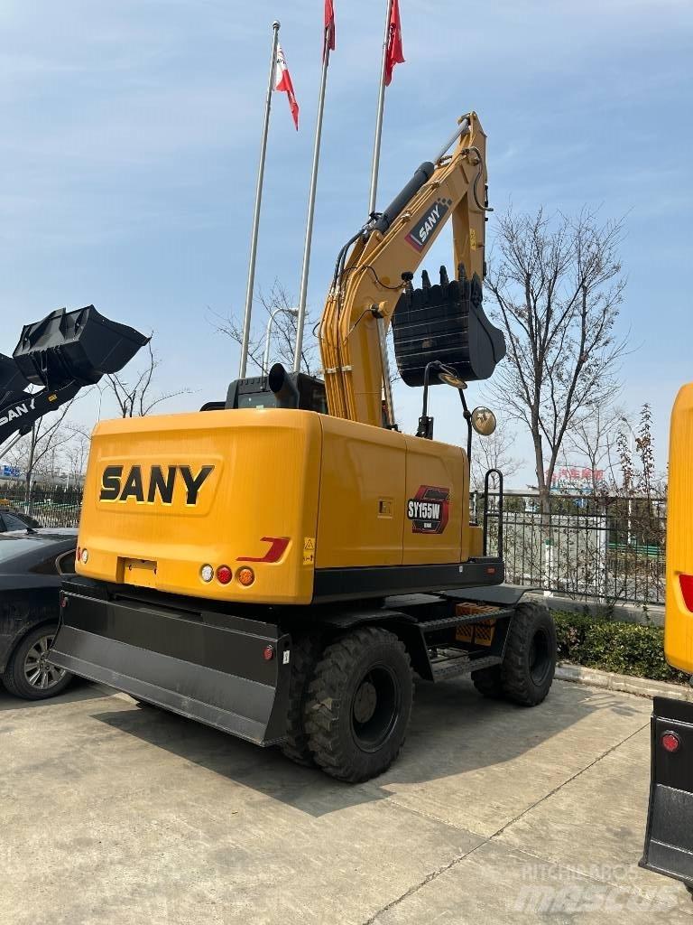Sany SY155W 轮式挖掘机