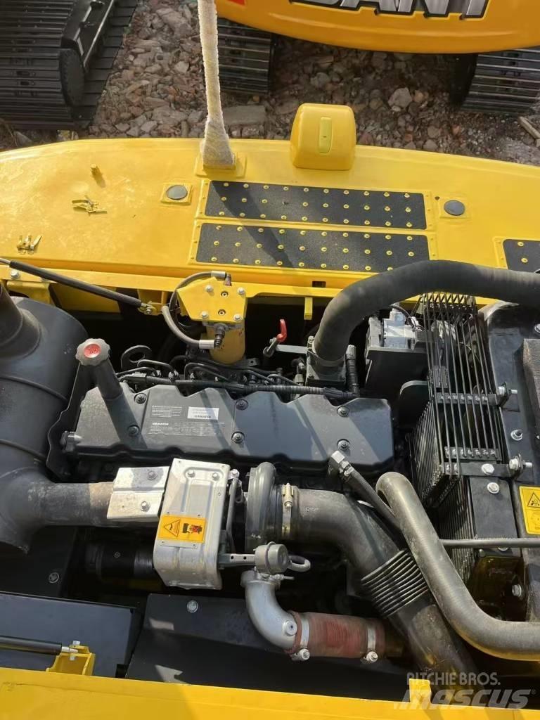 Komatsu 240-8 履带挖掘机