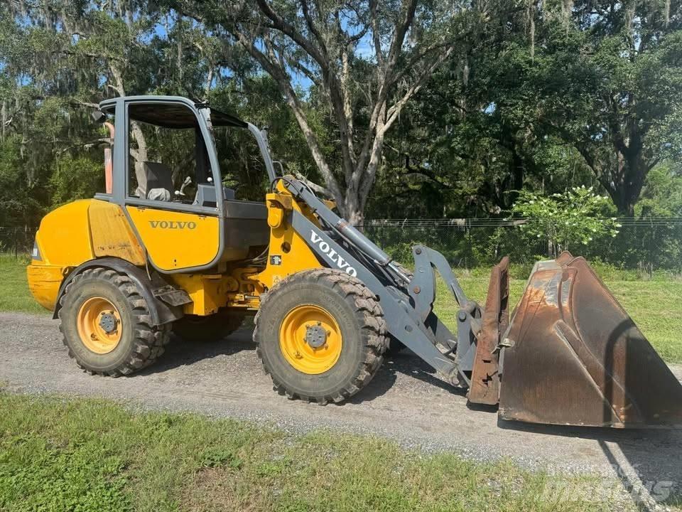 Volvo L 20 B 轮式装载机