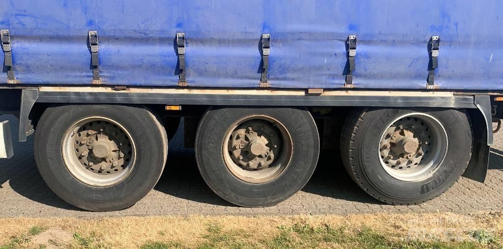 Krone SDP Standard 侧帘半挂车
