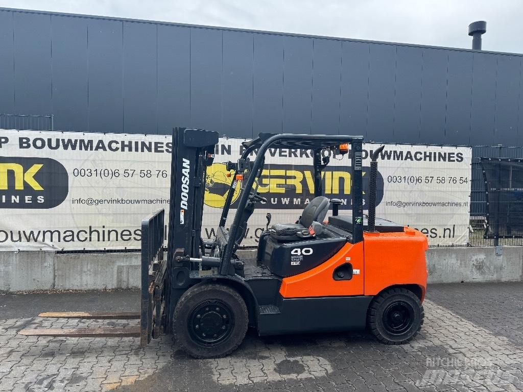 Doosan D 40 SC-7 柴油叉车
