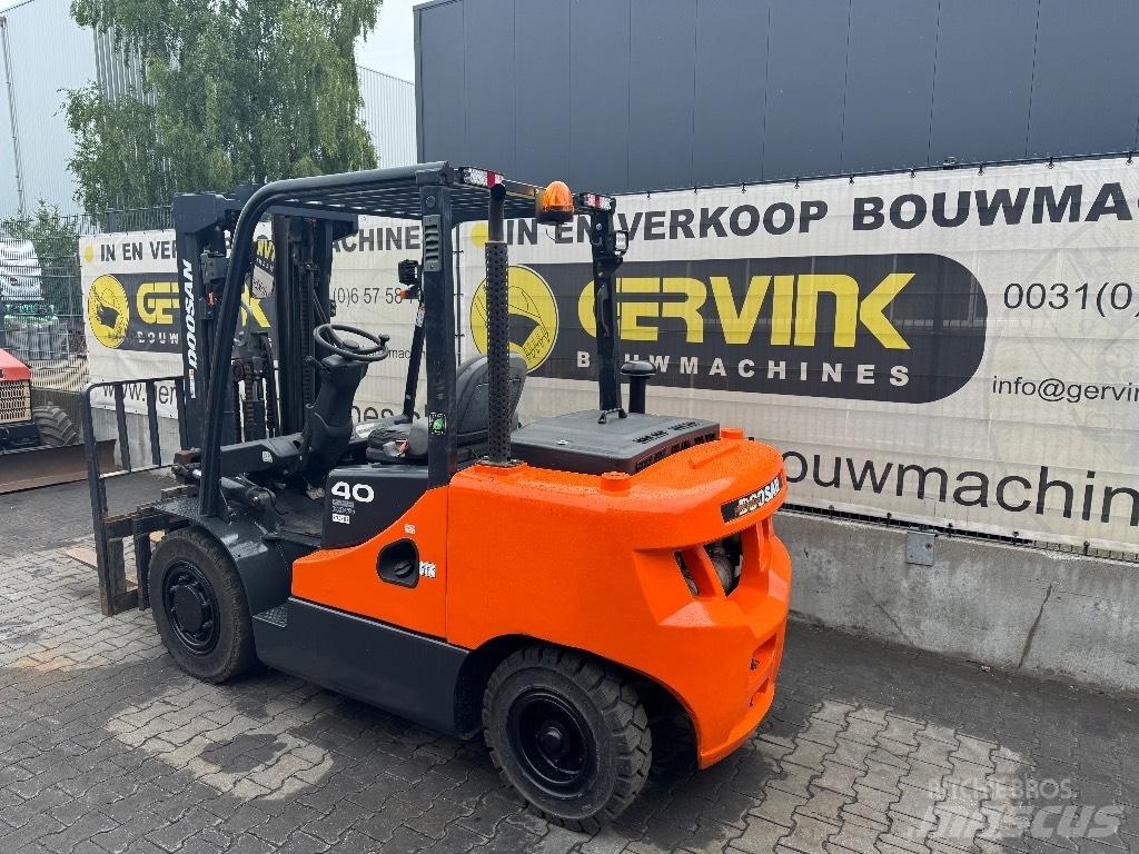 Doosan D 40 SC-7 柴油叉车