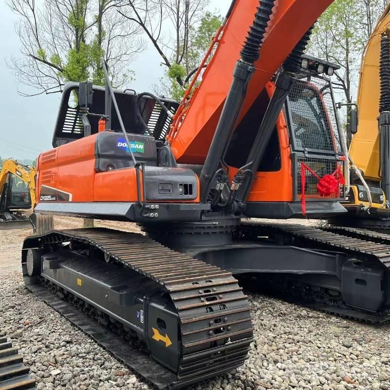 Doosan DX 225 履带挖掘机