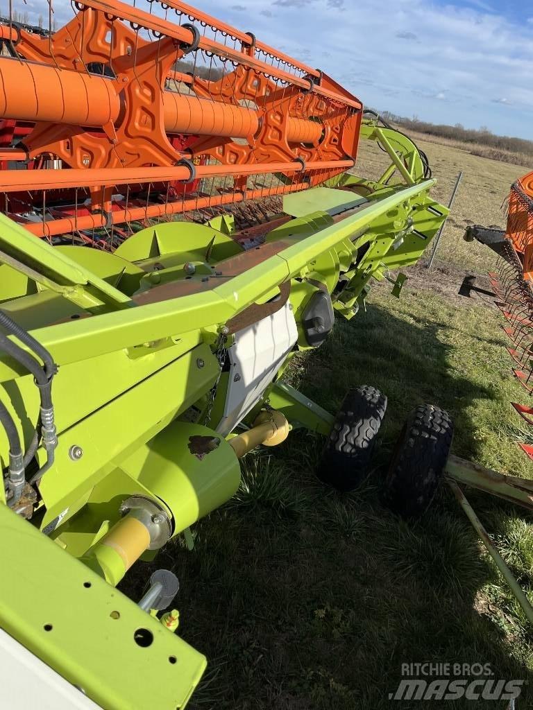 CLAAS Tucano 440 联合收割机