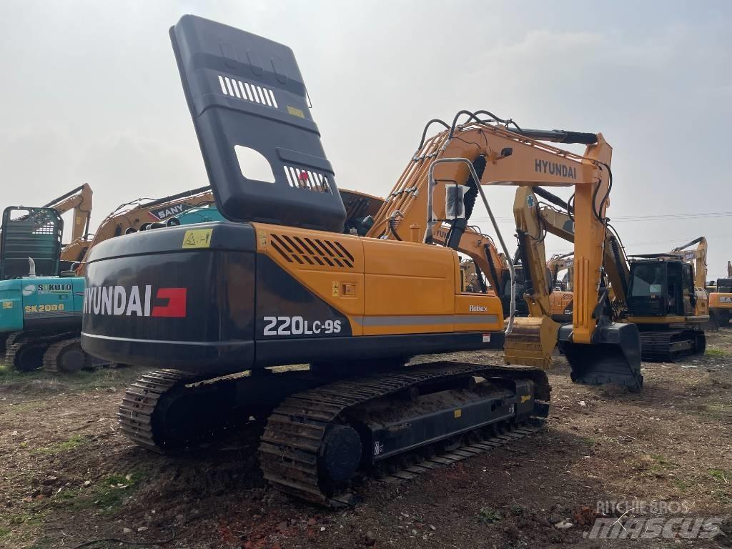 Hyundai 220-9S 履带挖掘机