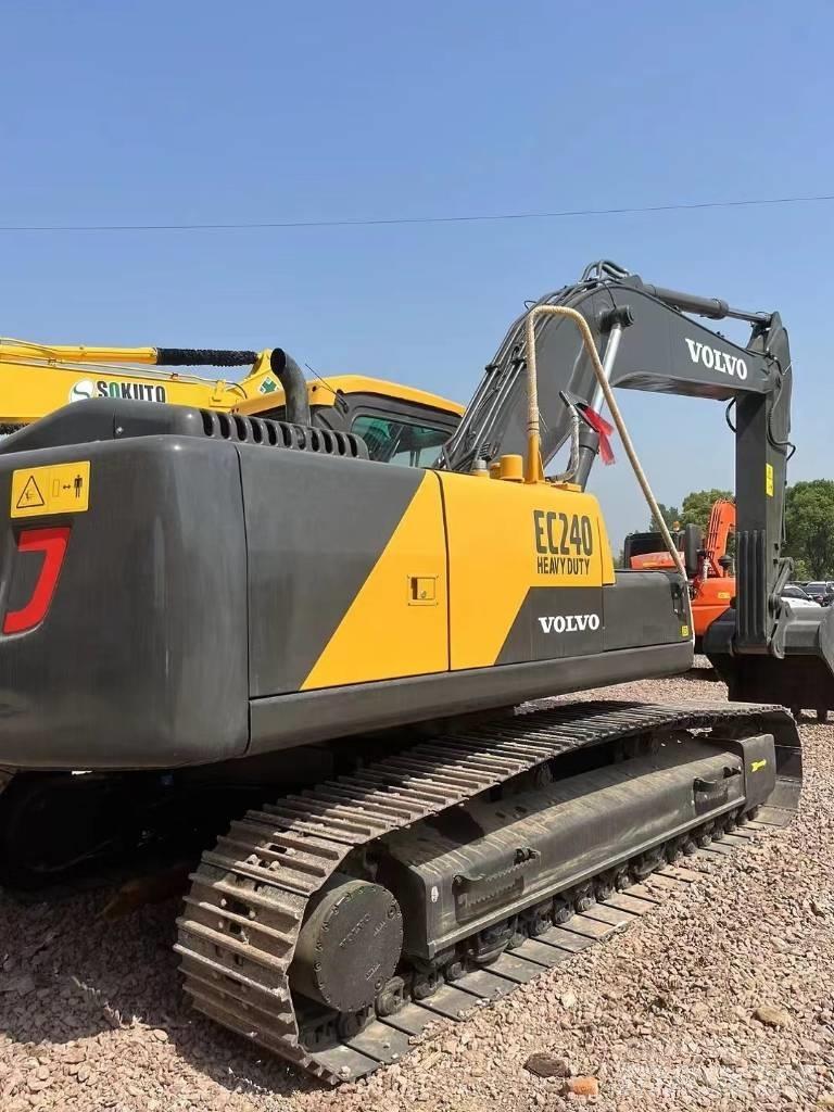 Volvo EC 240 履带挖掘机