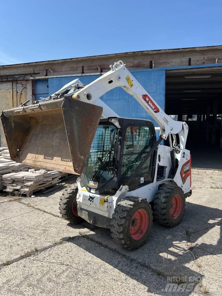 Bobcat S 590 滑移装载机