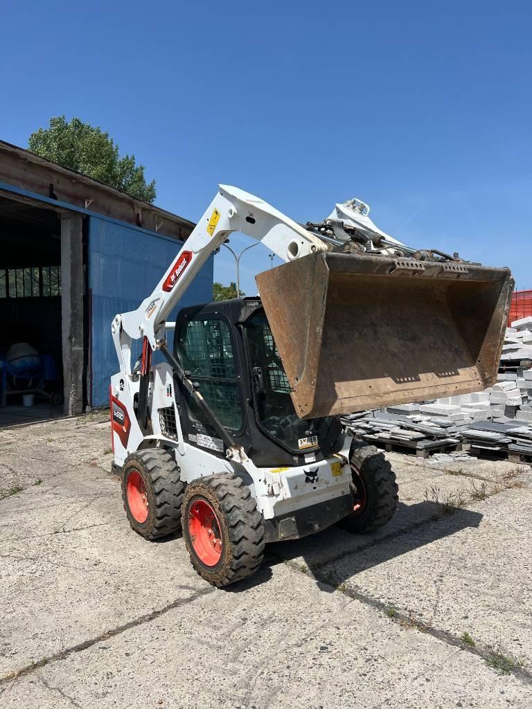 Bobcat S 590 滑移装载机