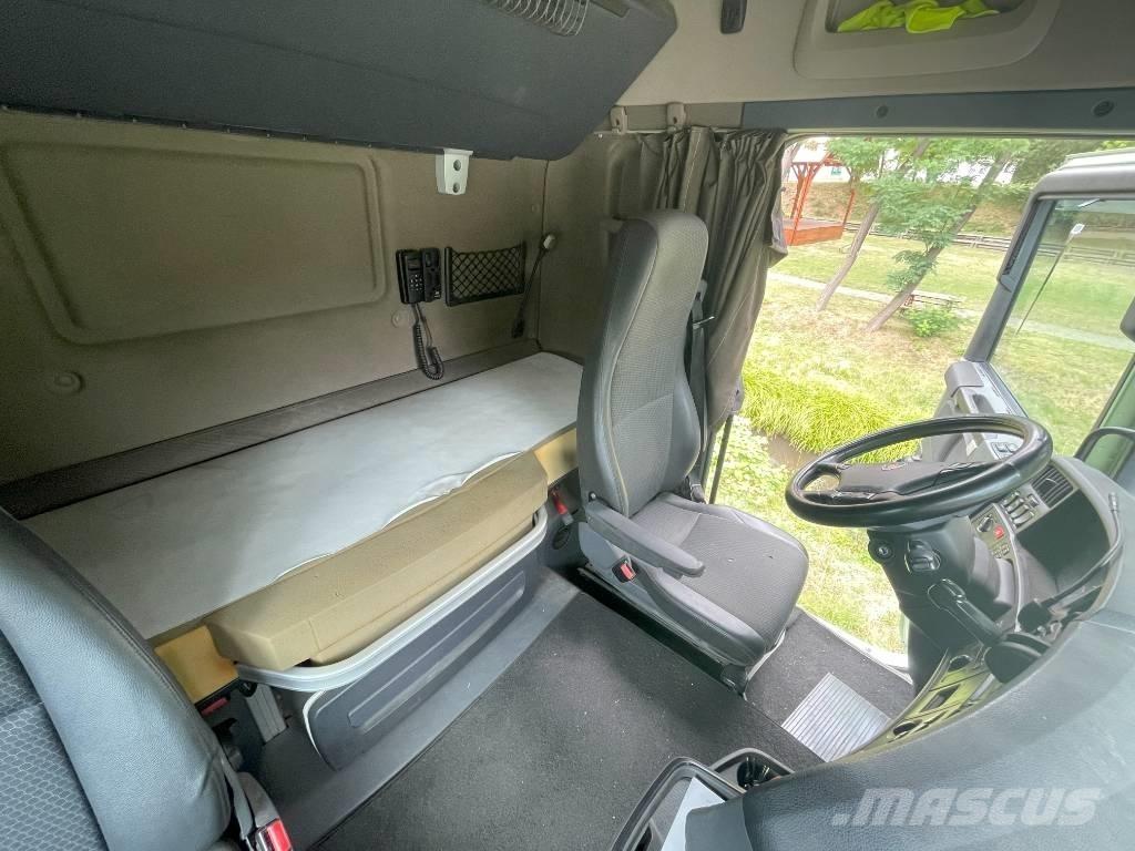 Scania R 490 牵引车
