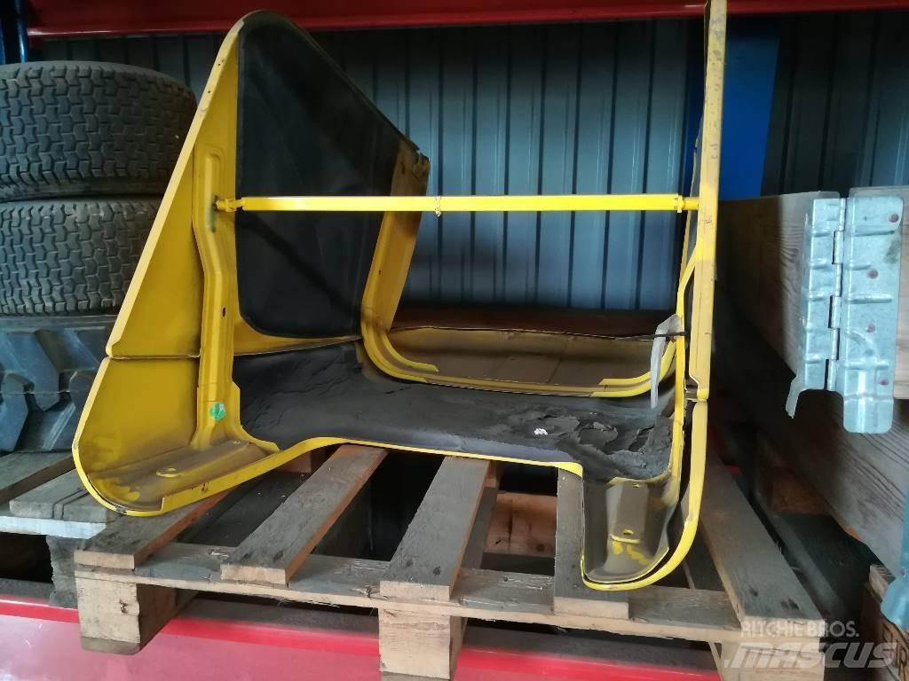 New Holland B 115 发动机