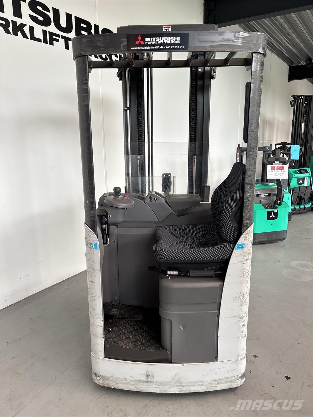 Atlet XJN160 行走式堆垛机