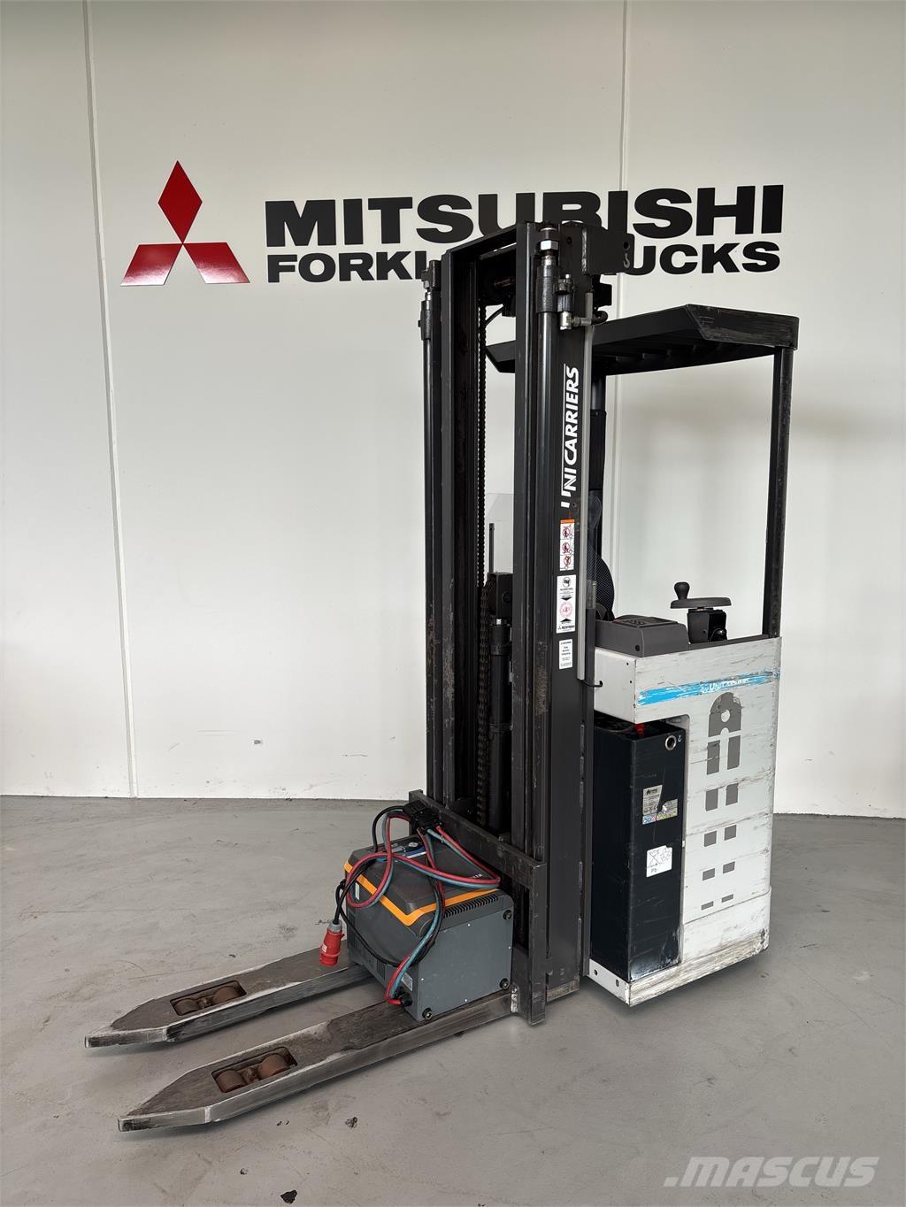 Atlet XJN160 行走式堆垛机