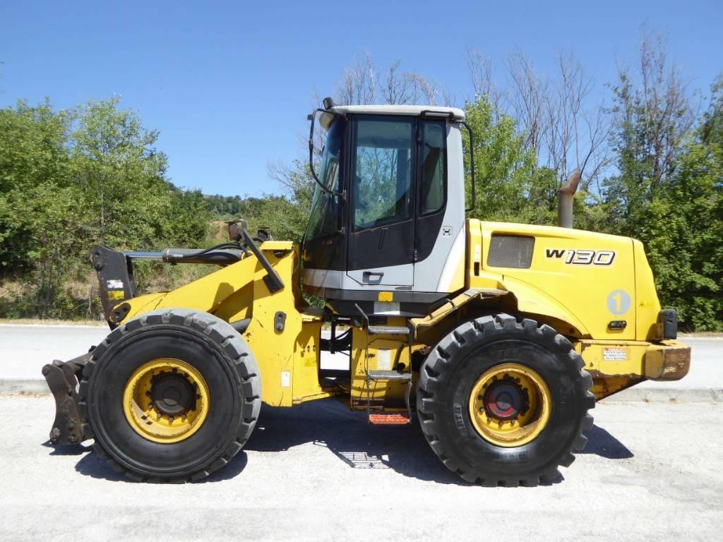New Holland W130 轮式装载机