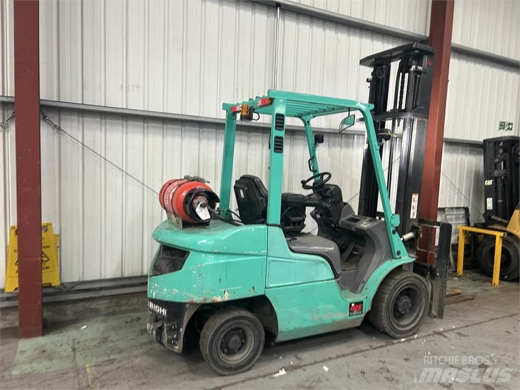 Mitsubishi FG30NT 天然气叉车