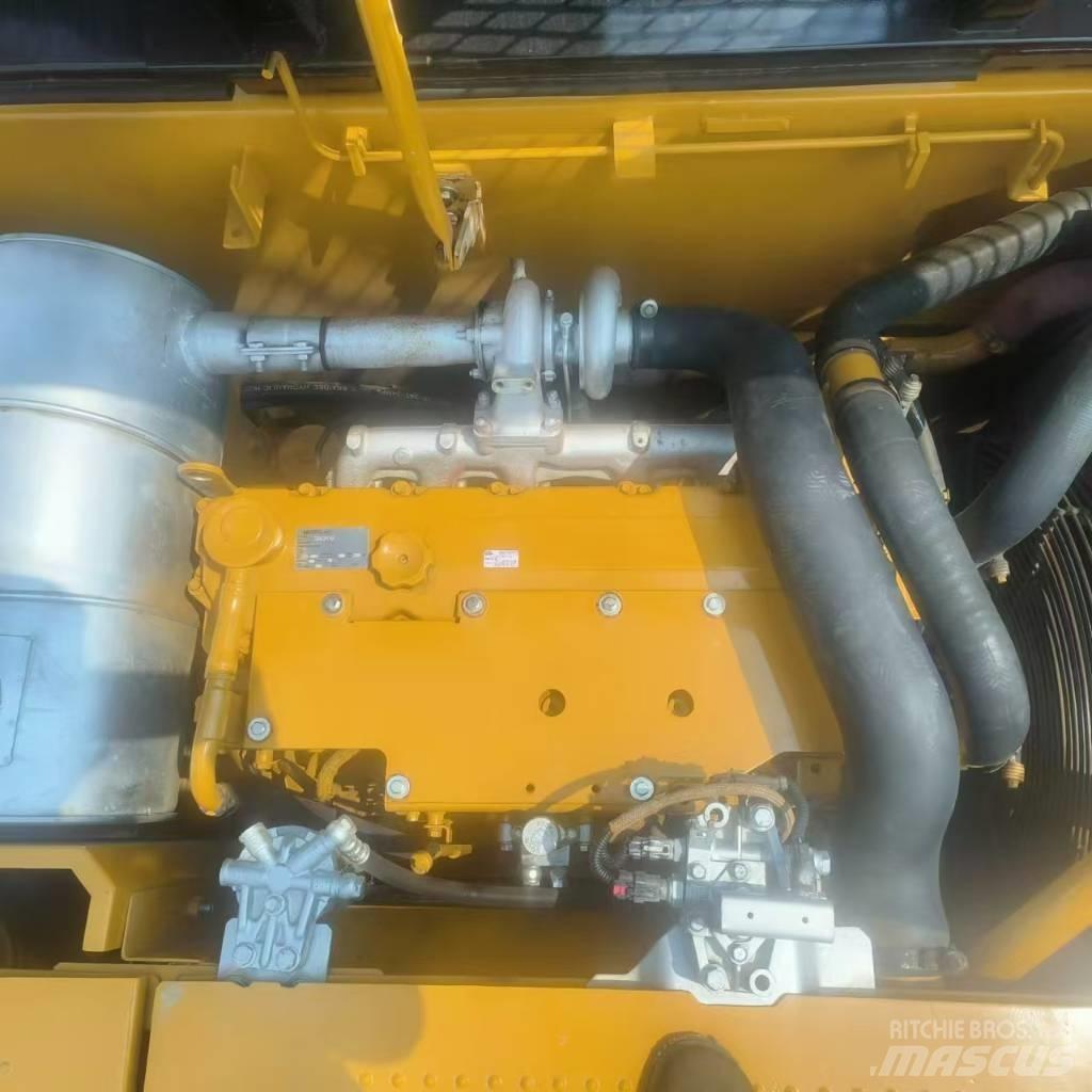 CAT 320D2 履带挖掘机