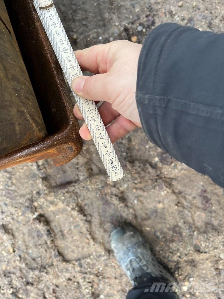 CAT 308 CR 中型挖掘机