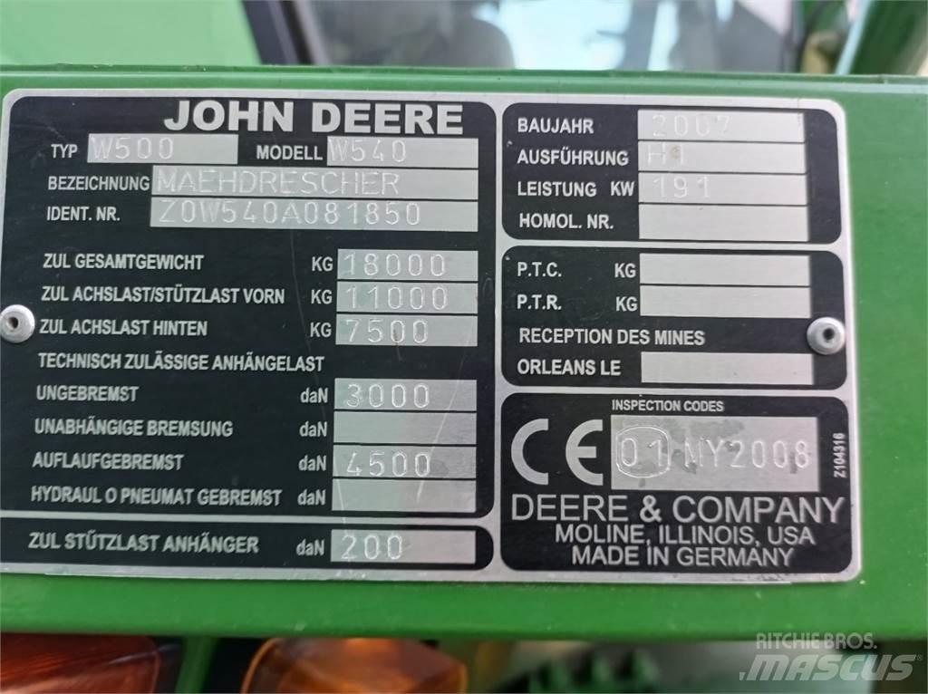 John Deere W540 联合收割机