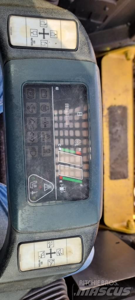 Komatsu CK 35-1 滑移装载机