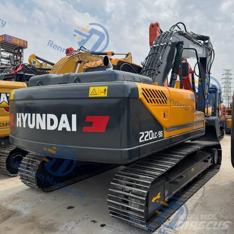 Hyundai R220-9S 履带挖掘机