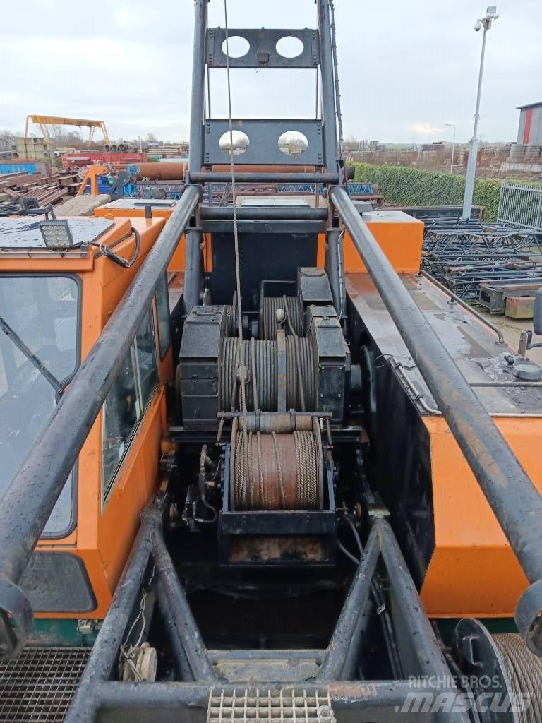 Hitachi KH 230-3 履带起重机