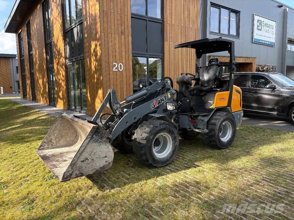 GiANT V452T X-tra 小型装载机