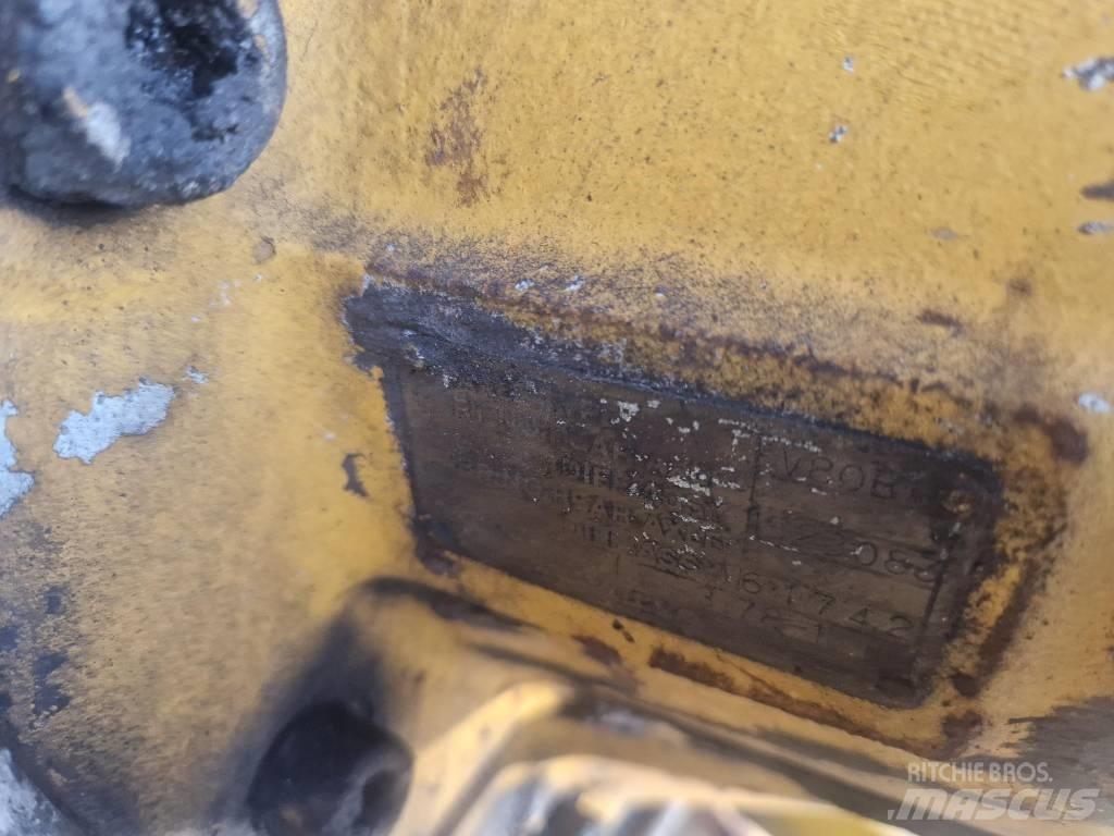 Volvo A25C 轴