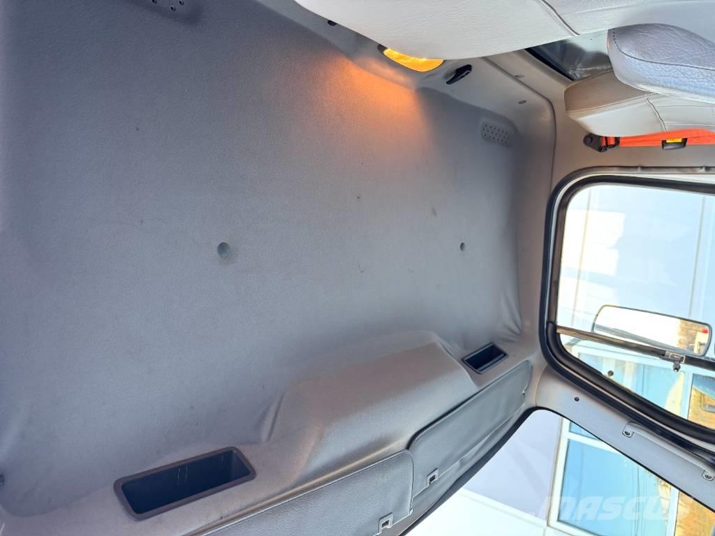 Freightliner M2 自卸式货车