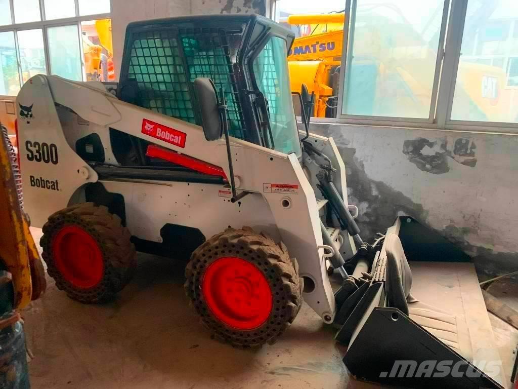 Bobcat S 300 滑移装载机