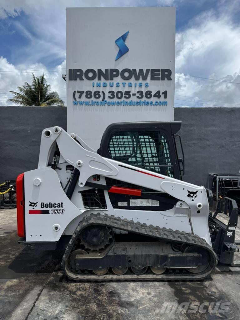 Bobcat T 590 滑移装载机