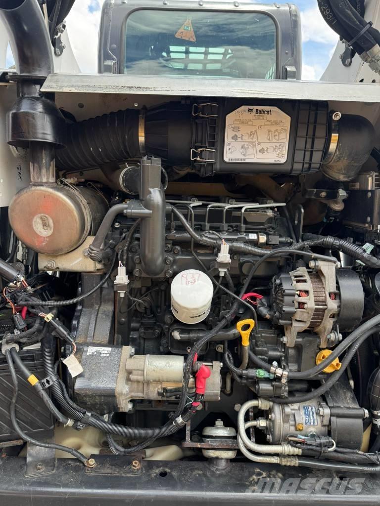 Bobcat T 590 滑移装载机