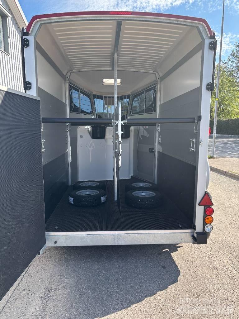 Ifor Williams HBX511 动物运输拖车