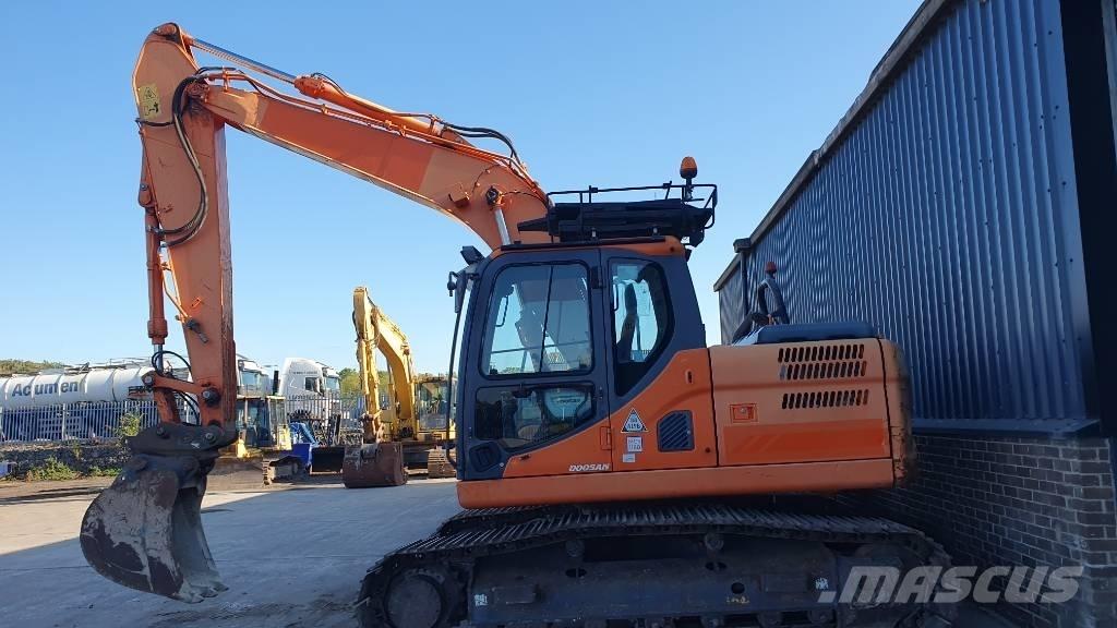 Doosan DX160LC-3 履带挖掘机