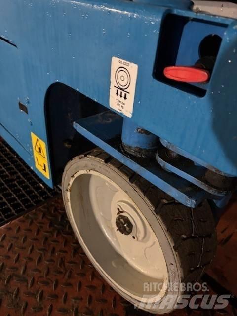 Genie GS 3232 剪叉式升降机