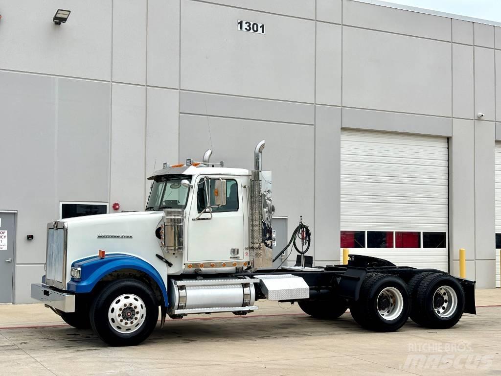 Western Star 4900 牵引车
