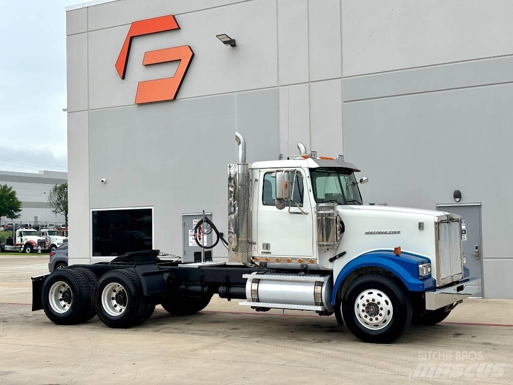 Western Star 4900 牵引车