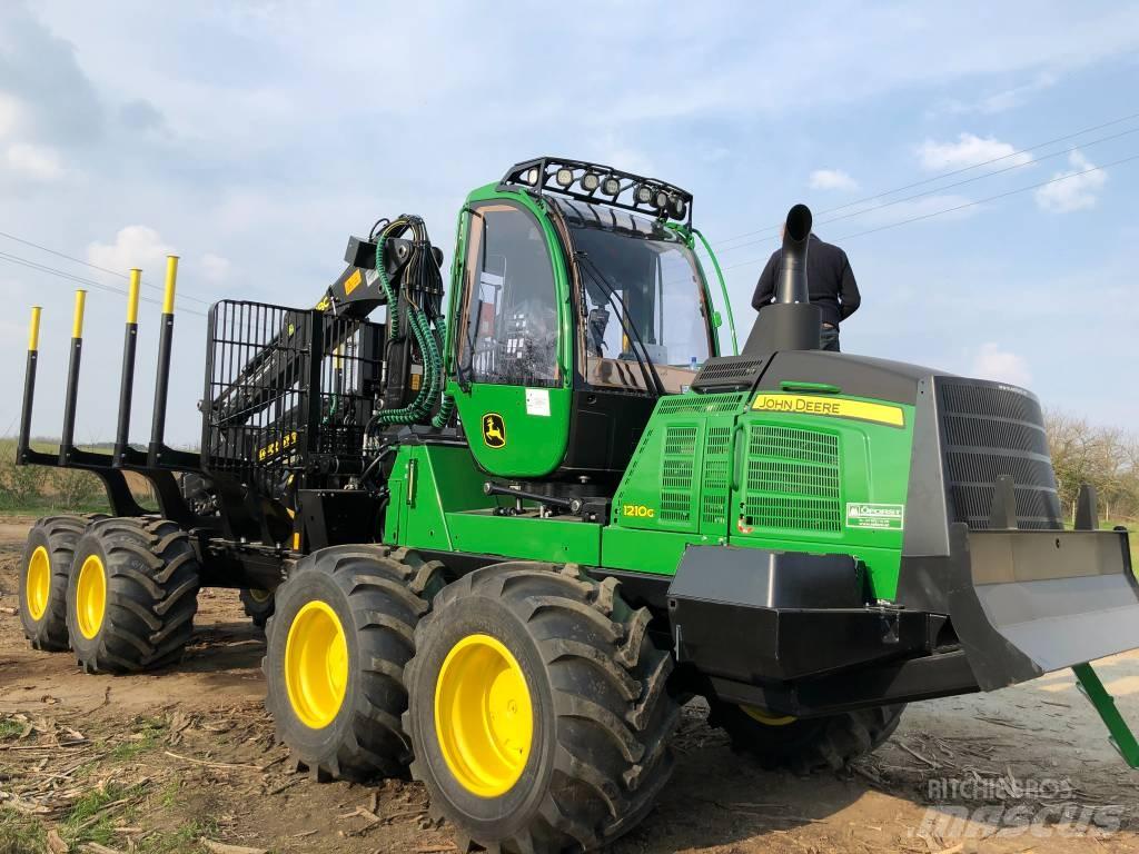 John Deere 1210 G 集运机