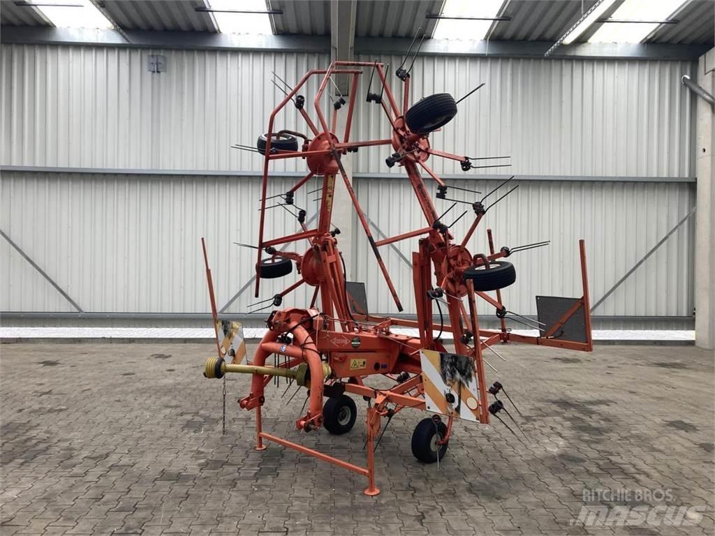 Kuhn GF 6301 MH 犁耙和摊草机
