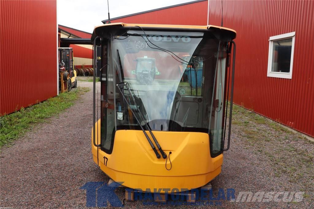 Volvo L 180 F 驾驶室与内部