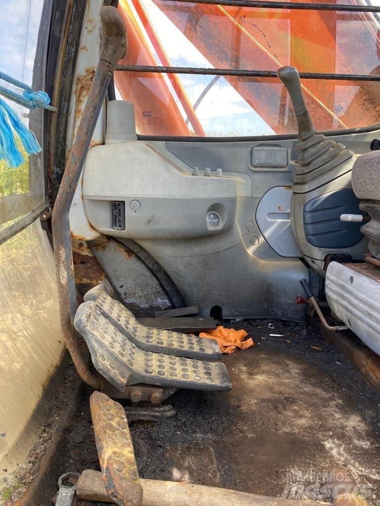 Hitachi EX 200-5 履带挖掘机