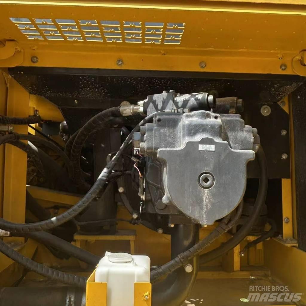 Komatsu 450-8 履带挖掘机