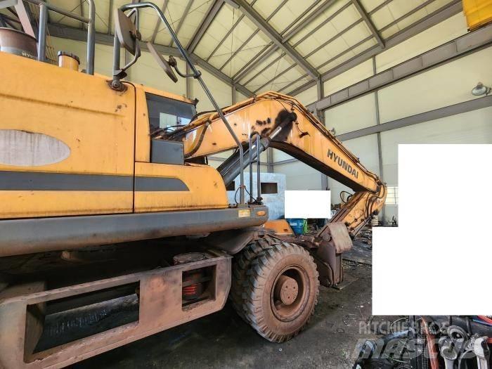 Hyundai HW210 轮式挖掘机