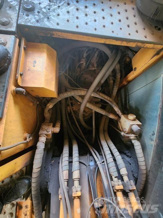 Hyundai HW210 轮式挖掘机