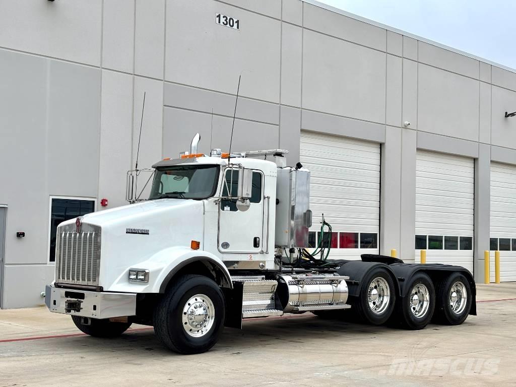 Kenworth T 800 牵引车