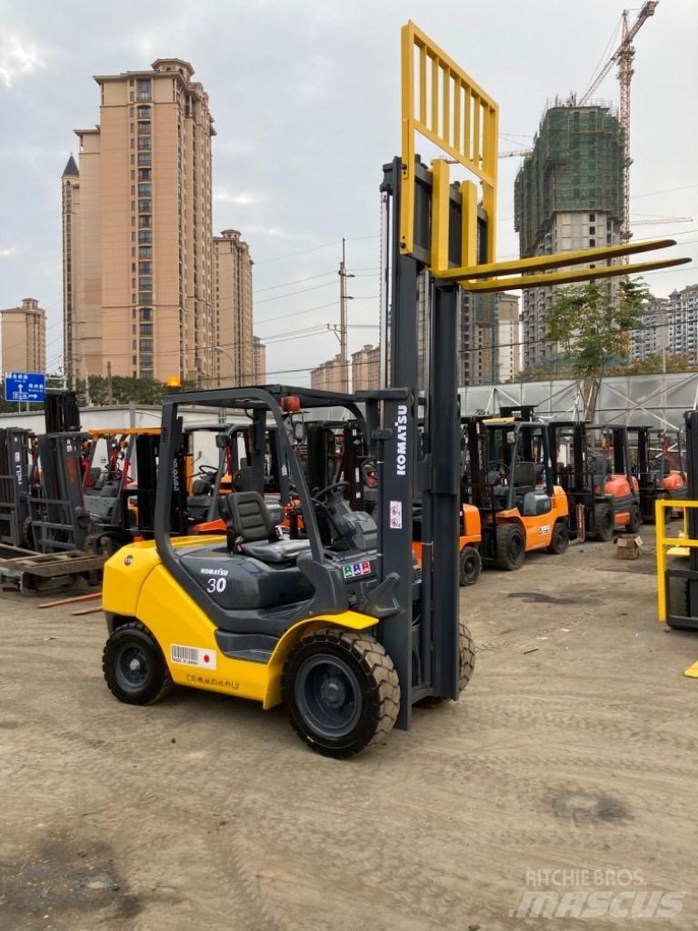 Komatsu FD30T-16 柴油叉车