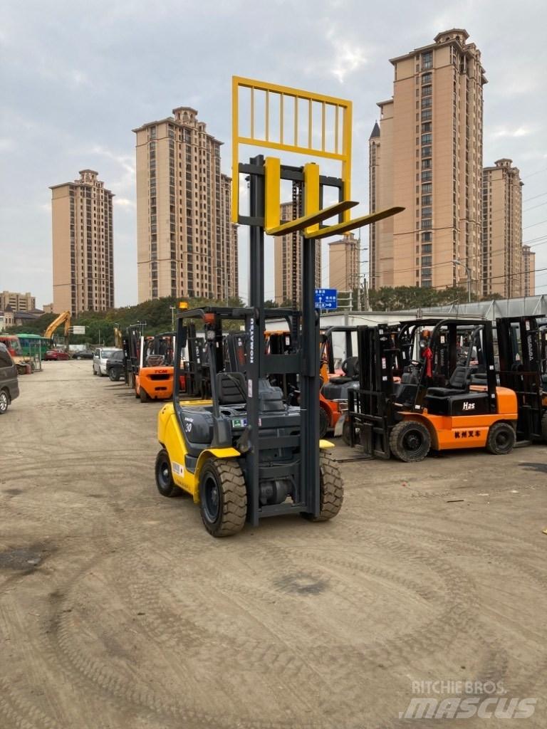 Komatsu FD30T-16 柴油叉车