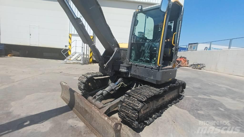 Volvo ECR 88 D 中型挖掘机