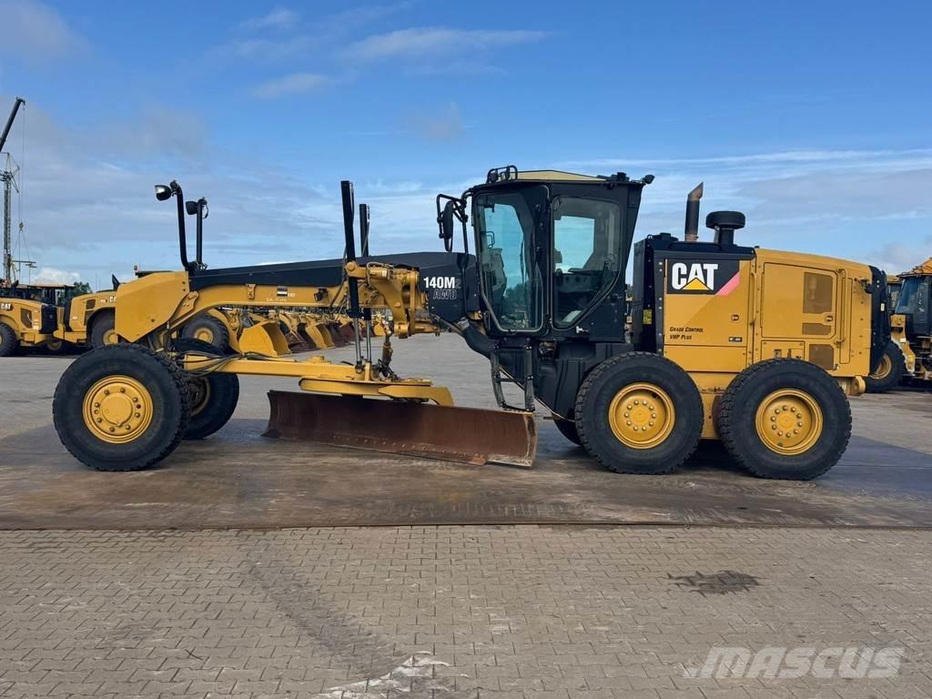 CAT 140M2 AWD 平地机/推土机
